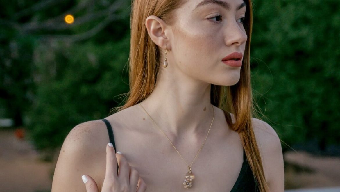 11 Pendant Gifts for Pregnant Moms-to-be & Moms