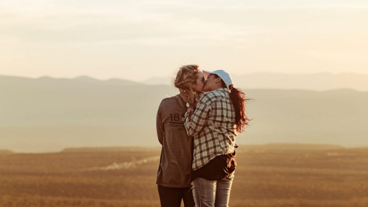 A Guide to the Easiest (and Cheapest) Ways for Lesbian Couples to Get Pregnant
