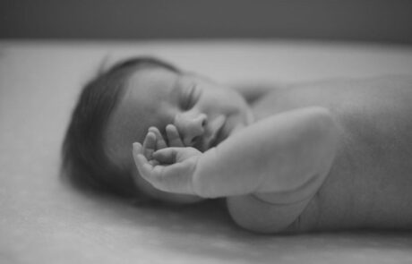 Labor Without Pushing — A Guide to Breathing Out Baby