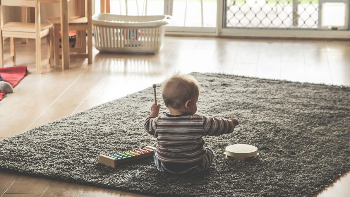 9 Special First Baby Toys (from Age 0-6 Months)