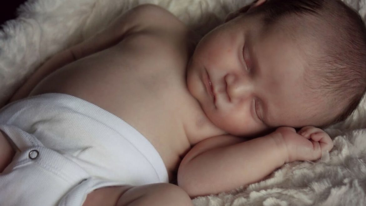 4 Reasons You DON’T Need a Sleep Schedule For Your Newborn Baby